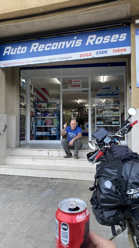 Interior de Auto Recanvis Roses